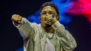 El Movistar Arena interrumpe el concierto de Myke Towers por exceso de sonido