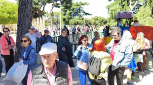 Los vecinos protestan contra las obras en la Dehesa de la Villa