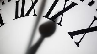 El reloj de Sol marcará la hora canaria por primera vez en su historia