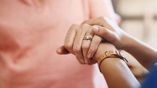 Cuando el que cuida también necesita apoyo: la historia de María y cómo Qida cambió su día a día