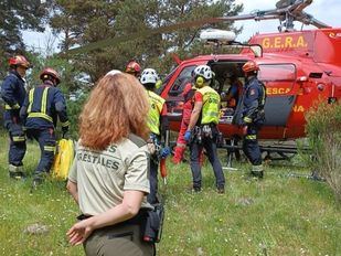 Rescatada en helicóptero una senderista en una zona de difícil acceso en Canencia