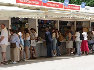 El alcalde abre la puerta a revisar el protocolo del Retiro tras el cierre de la Feria de Libro