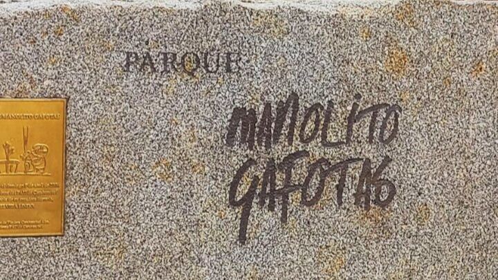 Placa del parque Manolito Gafotas