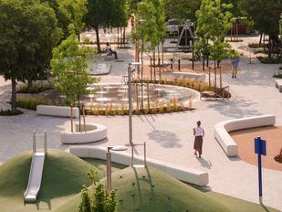 Almeida inaugura la plaza San Cristóbal con el recuerdo de Ciudad Pegaso