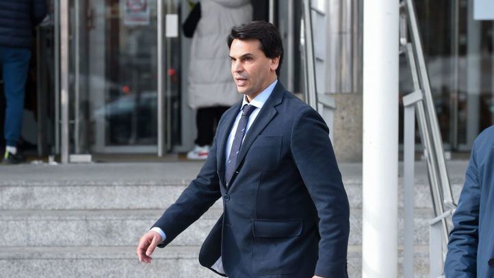 Alberto González Amador a la salida de los juzgados