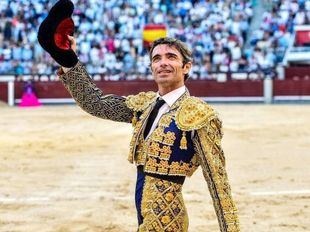 Vuelta al ruedo para Robleño en su adiós con una pésima corrida de ‘adolfos’
