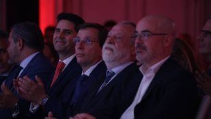 El consejero de Educación, Emilio Viciana, el alcalde de Madrid, José Luis Martínez-Almeida, el consejero delegado de Madridiario, José Brías, y el delegado del Gobierno Francisco Martín.