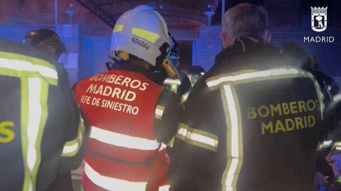 Los bomberos en el lugar del incendio