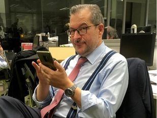 Almeida y Ayuso lamentan la muerte de Fernando Lázaro, "referente del periodismo"