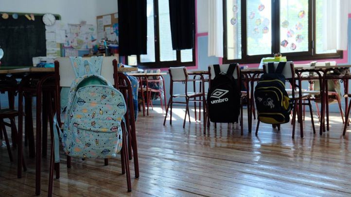 Debate de fin de curso sobre los regalos a los profesores: ¿Gesto de cariño o desigualdad encubierta?