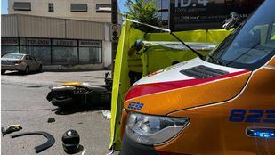 Herido grave un motorista al chocar contra un coche en Puente de Vallecas
