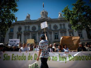 Jueces y fiscales protestan al grito de "independencia judicial" contra las reformas de Bolaños