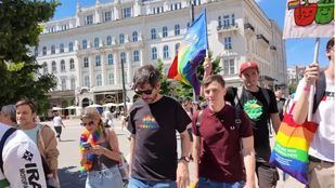 Rubiño llama a defender las libertades "pase lo que pase" desde la manifestación del Orgullo en Budapest