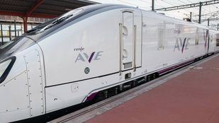 Cientos de personas pasan la noche varadas en el AVE por una nueva avería