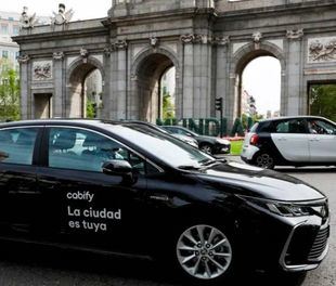 Más vehículos adaptados y limitación tarifaria durante emergencias: la nueva normativa VTC