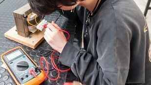 Lluvia de críticas frente a la inversión millonaria de la Comunidad en becas de FP privada