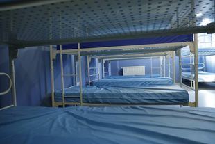 El recurso para alojar a los sintecho de Barajas recibe a 31 tras el aviso de Aena