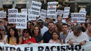 Decenas de personas se concentran en Callao contra el racismo tras los sucesos de Torre Pacheco