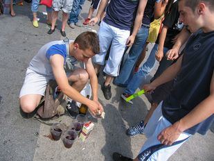 Proyecto Hombre alerta del incremento de las adicciones a drogas, alcohol y pantallas entre menores durante el verano