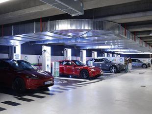 Nuevos Ministerios estrena el mayor punto de recarga de coches eléctricos de la capital