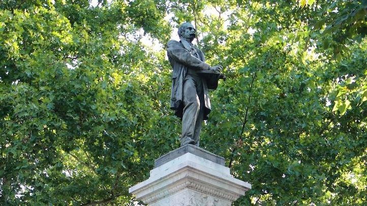 Monumento a Claudio Moyano