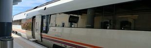 Renfe activa lanzaderas de autobús para mantener el servicio de trenes a pesar del corte de vía entre Madrid y Ávila