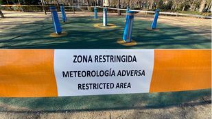 Zonas balizadas en El Retiro y otros parques por condiciones meteorológicas adversas