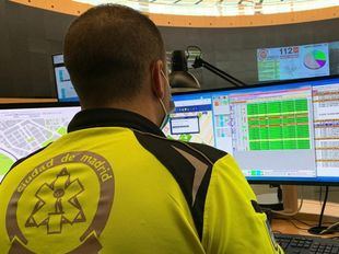 Joven de 28 años resulta herido por apuñalamiento en Vallecas