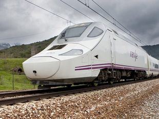 Evacuado un tren Alvia que realizaba el trayecto Pamplona-Madrid por avería en una catenaria