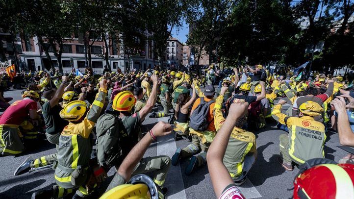 Manifestación de bomberos forestales en Madrid