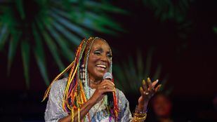 Más de 1.800 personas celebran el fin de Veranos de la Villa con salsa