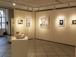 Artistas jóvenes destacan en la muestra itinerante con obras innovadoras y emotivas