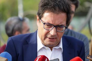 Cruce de acusaciones de "racismo" y "mercadeo" de menores entre Madrid y Gobierno