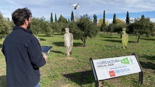 Agricultores madrileños recurren a drones para salvar sus cosechas