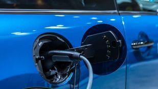 Los coches eléctricos e híbridos enchufables ganan terreno en Madrid: 20% de las matriculaciones