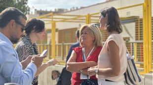 Visita de varios miembros del PSOE de Madrid a los colegios de El Cañaveral
