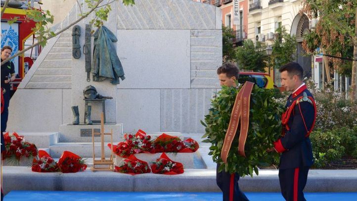 Homenaje a los diez bomberos fallecidos en los Almacenes Arias hace ahora 38 años