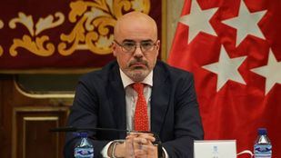 Martín acusa al “ayusismo” de “carcomer” al PP tras la ausencia de Feijóo en el arranque judicial