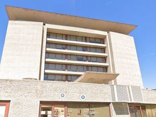 Vecinos denuncian aumento de la inseguridad por la okupación en un edificio en Barajas