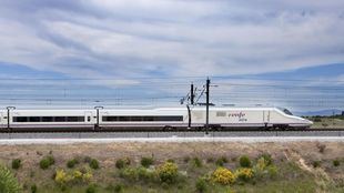 Restablecida la alta velocidad Madrid-Barcelona interrumpida por un incendio próximo a la vía