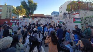 Familias madrileñas inician protestas semanales en colegios bajo el lema 'Martes con Palestina'