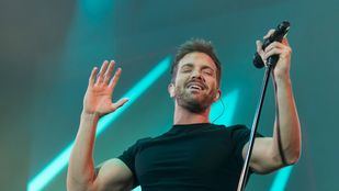 Pablo Alborán desata la locura en el kilómetro cero