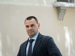 La oposición carga contra Ayuso y los "intereses empresariales" de González Amador