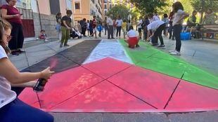 Bandera Palestina pintada por niños de un colegio.