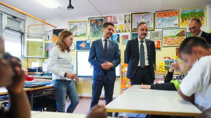 Emilio Viciana durante su visita al CPEE Miguel de Unamuno