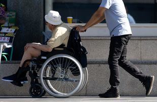 El Defensor del Pueblo atiende la denuncia de Famma sobre los retrasos en la valoración de la discapacidad