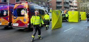 Detenido tras atropellar en Carabanchel a dos jóvenes que descargaban una furgoneta