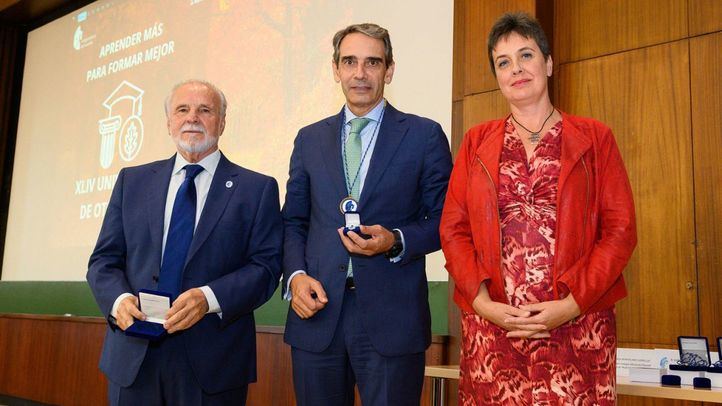 Juan Luis Yagüe, Medalla de Honor del Colegio Oficial de Doctores y Licenciados en Filosofía y Letras y en Ciencias de la Comunidad de Madrid