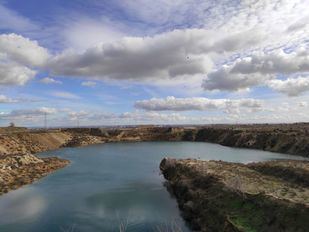 Ecologistas y vecinos defienden la biodiversidad mientras el Consistorio planea urbanizar las Lagunas de Ambroz