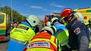 Un joven pierde la vida tras chocar su furgoneta contra un autocar escolar